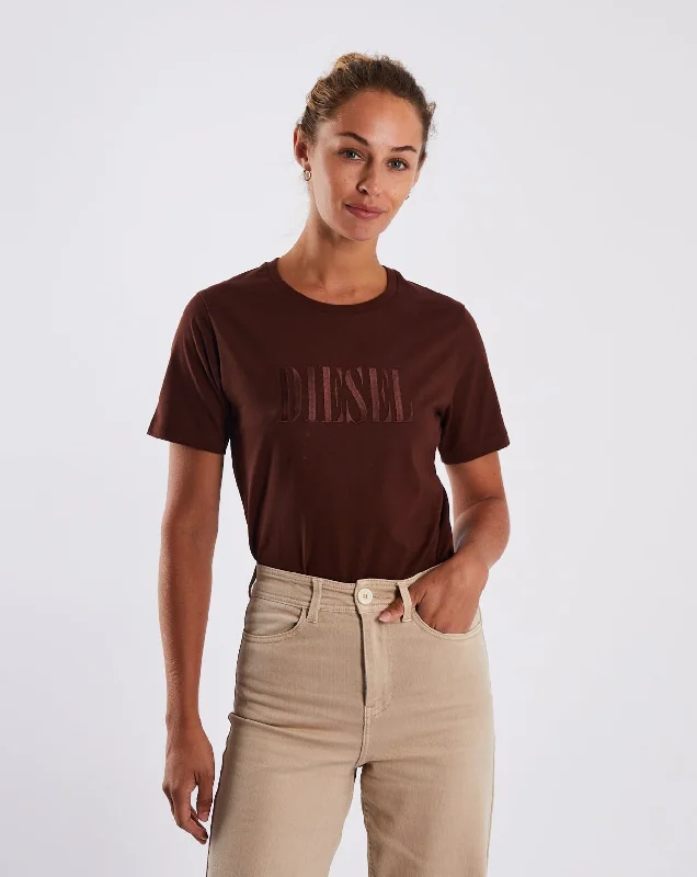 Fashionable Women's Clothing Leandra T-Shirt Deep Coco