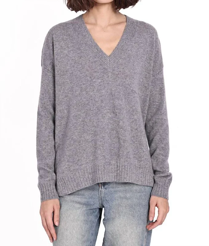 Fashionable Dresses for Women Cashmere Long And Lean V-Neck Sweater In Grey Shadow