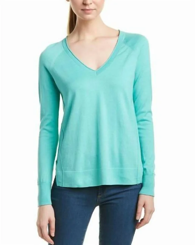 Classic Women's Clothing Styles V-Neck Pullover Cotton Knit Side Slits Fit Sweater In Blue