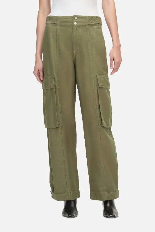 Women's Travel Apparel Wide Leg Cargo Jeans In Poblano