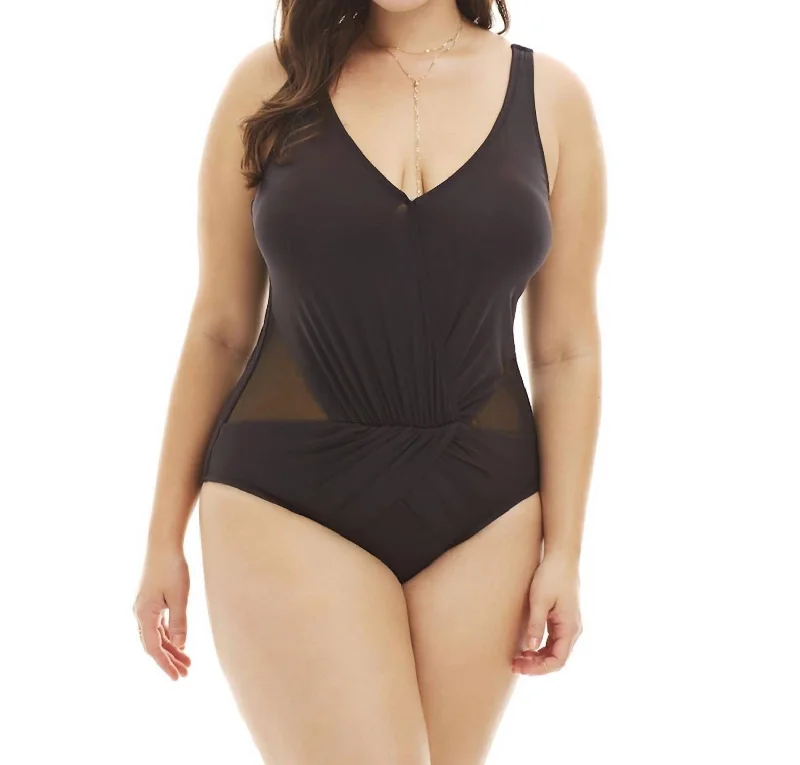 Sustainable Women's Clothing Plus Size Shirred Halter One Piece Swimsuit In Ready To Ruffle Black