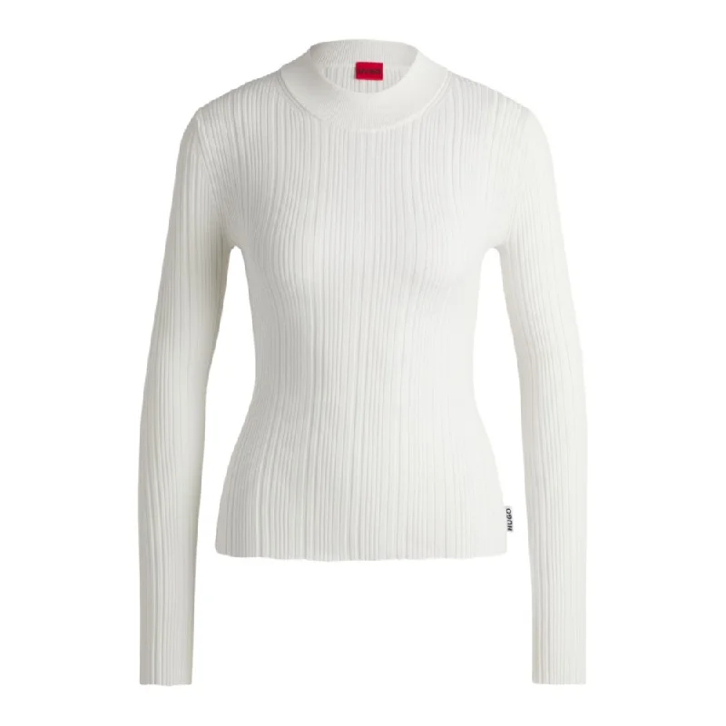 Women's Casual Outfit Slim-fit sweater with irregular ribbed structure